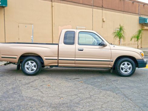 Used 2000 Toyota Tacoma 2WD Xtracab V6 image 2