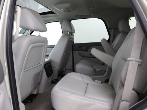 Used 2013 Chevrolet Tahoe LT w/ Luxury Package AWD/4WD image 22