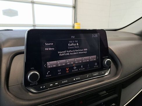 Used 2024 Nissan Rogue S AWD/4WD image 11