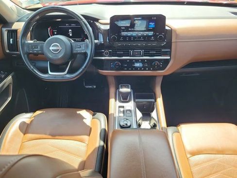 Certified 2022 Nissan Pathfinder Platinum w/ Cargo Package AWD/4WD image 18