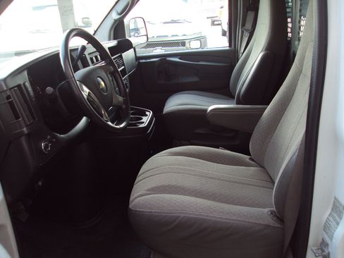 Used 2013 Chevrolet Express 1500 AWD image 17