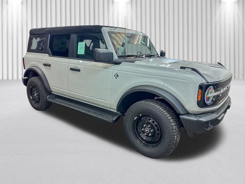 New 2026 Ford Bronco Outer Banks AWD/4WD image 2
