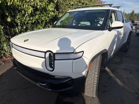 Used 2022 Rivian R1T Adventure image 1