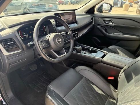 Certified 2024 Nissan Rogue Platinum w/ Platinum Premium Package FWD image 11