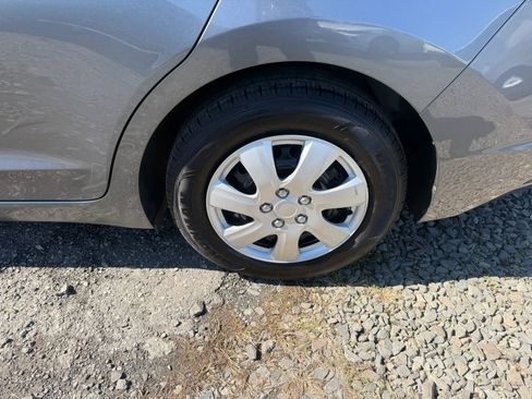 Used 2019 Hyundai Elantra SE w/ Cargo Package FWD image 9