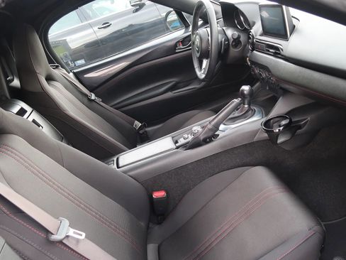 Used 2017 MAZDA MX-5 Miata Club image 20