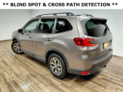 Used 2022 Subaru Forester Premium image 12