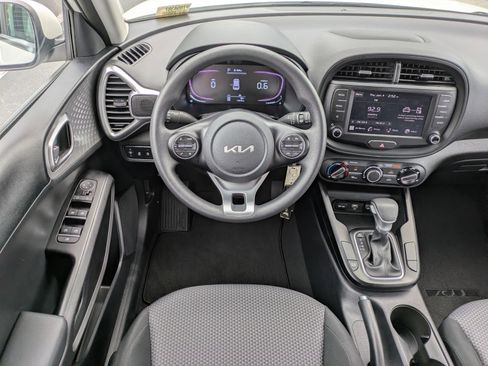 Certified 2023 Kia Soul LX w/ LX Technology Package FWD image 12
