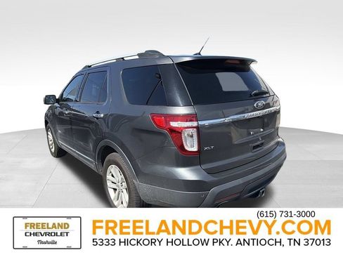 Used 2015 Ford Explorer XLT w/ Equipment Group 202A FWD image 4