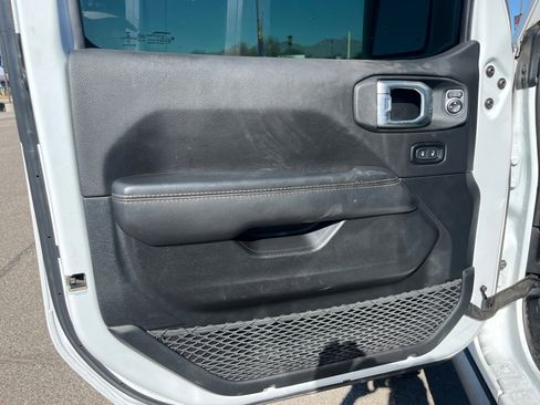 Used 2021 Jeep Wrangler Unlimited Rubicon w/ Trailer Tow Package image 13