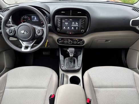 Used 2021 Kia Soul LX image 14