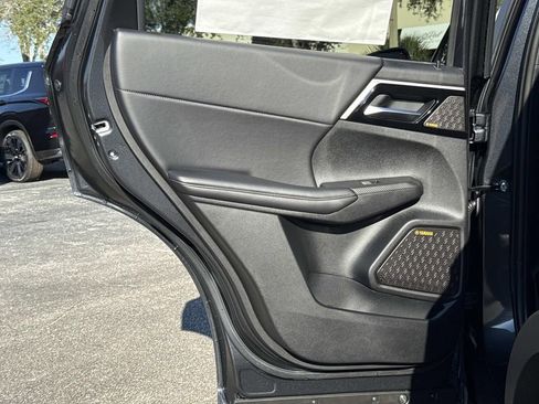 New 2026 Mitsubishi Outlander SEL FWD image 11