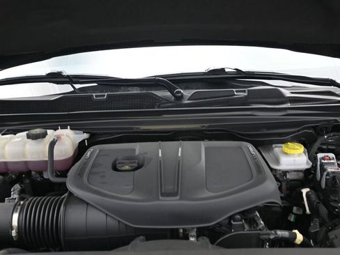 Used 2026 RAM 1500 Laramie AWD/4WD image 5