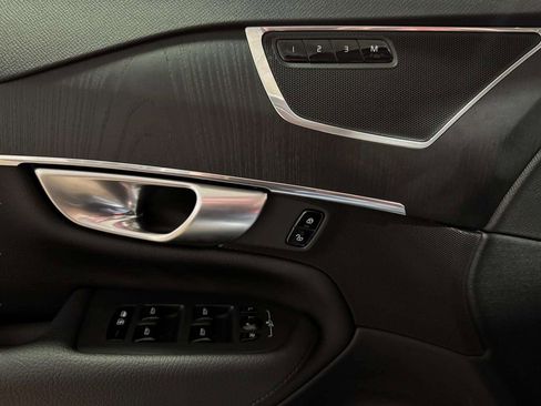 Used 2020 Volvo XC90 T6 Momentum w/ Protection Package image 8