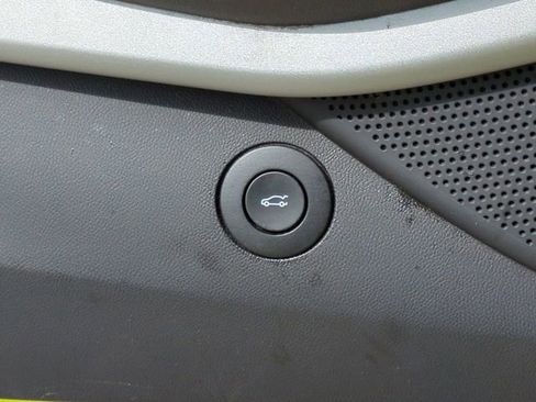 Used 2020 Chevrolet Camaro SS image 14