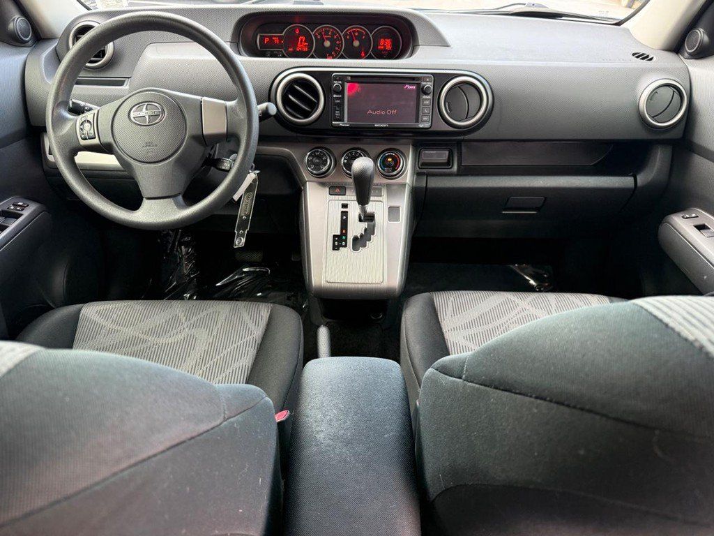 Used 2013 Scion xB FWD image 12
