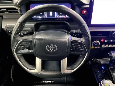 Used 2024 Toyota Tacoma TRD Sport w/ TRD Sport Upgrade Package image 6