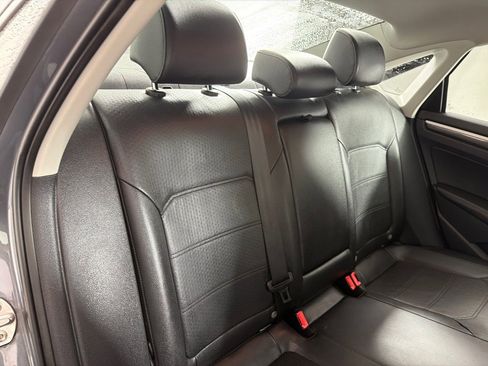 Used 2016 Volkswagen Passat 1.8T SE FWD image 19