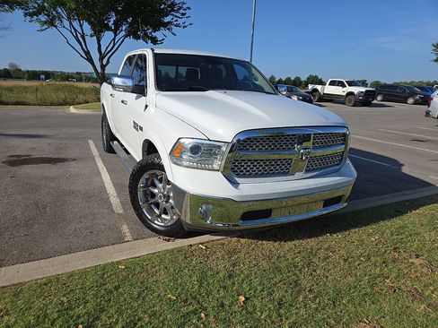 Used 2015 RAM 1500 Laramie w/ Convenience Group AWD/4WD image 2
