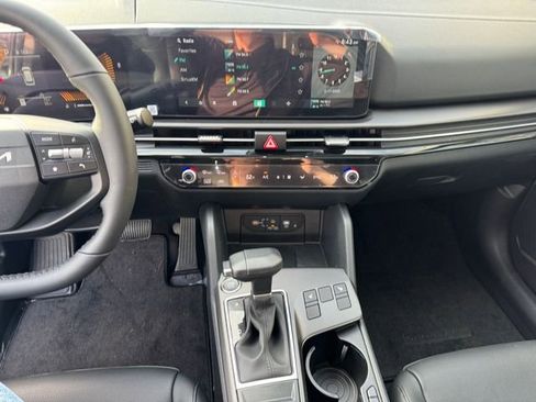 New 2026 Kia Sportage EX w/ EX Panorama Roof Package FWD image 18