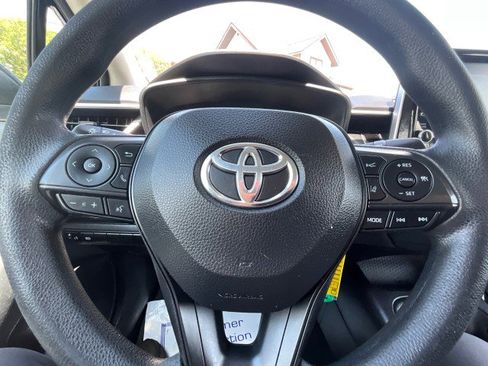 Used 2021 Toyota Corolla LE FWD image 11