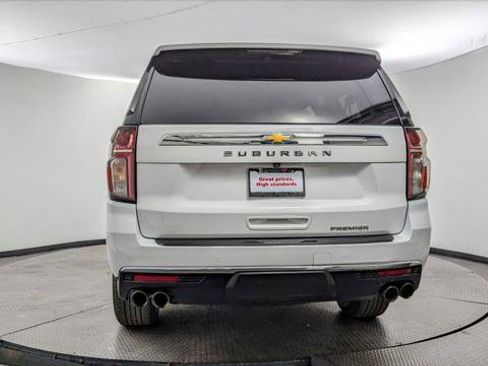 Used 2023 Chevrolet Suburban Premier image 7