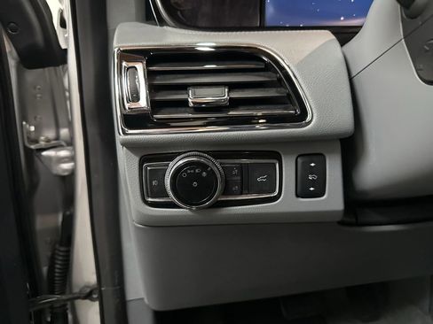 Used 2019 Lincoln Navigator Reserve AWD/4WD image 35