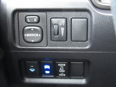 Used 2018 Toyota 4Runner SR5 Premium image 14