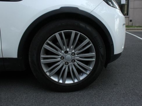 Used 2017 Land Rover Discovery HSE Luxury AWD/4WD image 4