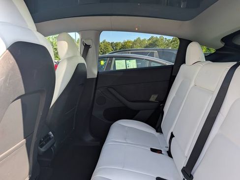 Used 2024 Tesla Model Y Long Range AWD/4WD image 17