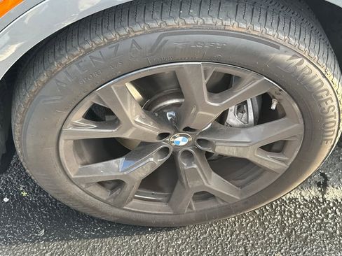 Certified 2024 BMW X7 xDrive40i w/ Premium Package image 17