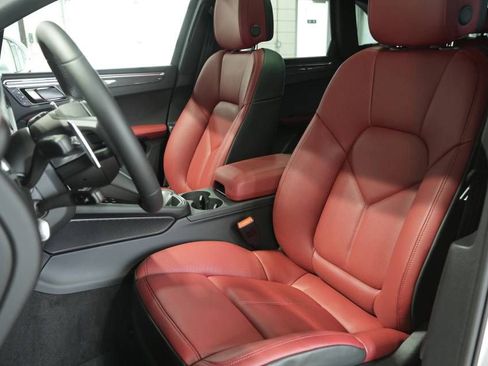 New 2026 Porsche Macan S image 5