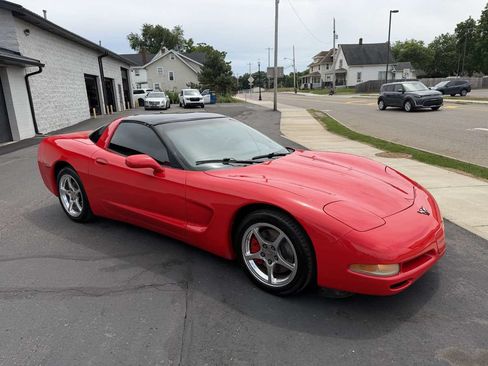 Used 2002 Chevrolet Corvette Coupe w/ Preferred Equipment Group2 RWD image 7