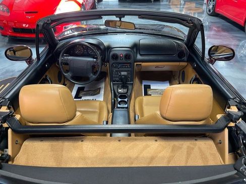 Used 1995 MAZDA MX-5 Miata M-Edition RWD image 25