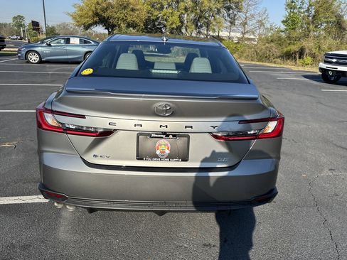 New 2026 Toyota Camry SE image 6