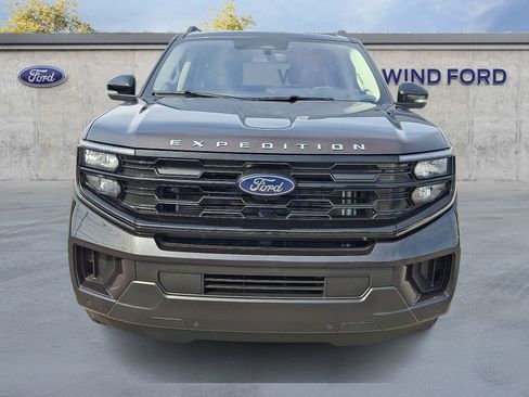 Used 2025 Ford Expedition Active AWD/4WD image 2