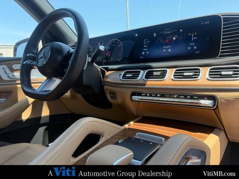 Certified 2025 Mercedes-Benz GLS 580 4MATIC image 32