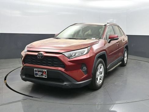 Used 2021 Toyota RAV4 XLE w/ Convenience Package AWD/4WD image 2