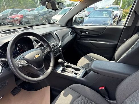 Used 2020 Chevrolet Equinox LT w/ Driver Convenience Package FWD image 10