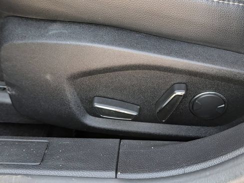 Used 2017 Ford Fusion SE w/ Equipment Group 602A FWD image 28
