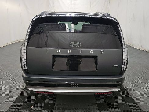 Used 2026 Hyundai Ioniq 9 Limited AWD/4WD image 6
