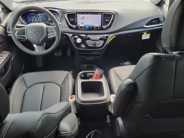 New 2026 Chrysler Voyager LX FWD image 12