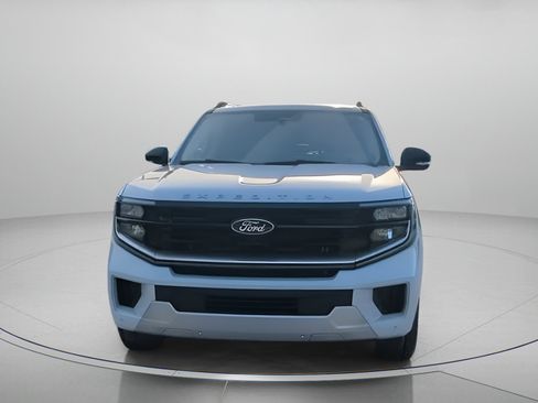 Certified 2025 Ford Expedition Platinum AWD/4WD image 8