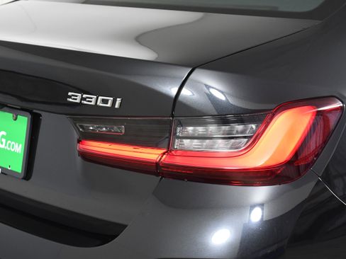 Used 2025 BMW 330i Sedan image 32
