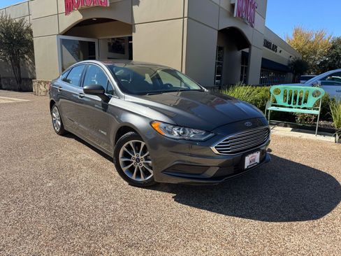 Used 2017 Ford Fusion S image 1