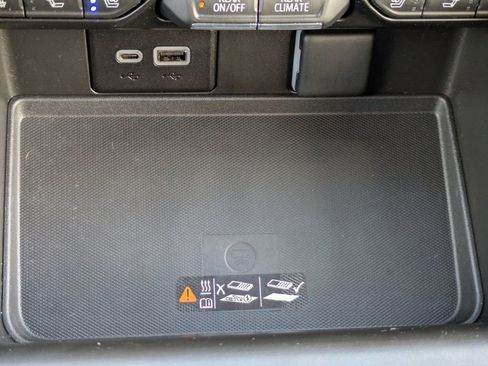 Used 2024 GMC Yukon AT4 w/ Technology Package image 28