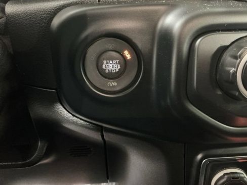 Used 2019 Jeep Wrangler Sport AWD/4WD image 21