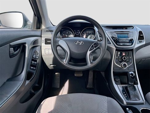 Used 2016 Hyundai Elantra SE image 19
