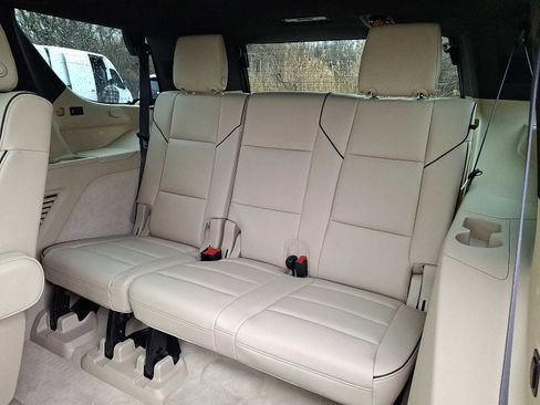 Used 2023 Cadillac Escalade Premium Luxury image 11