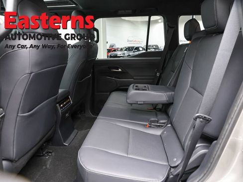 Used 2024 Lexus GX 550 w/ Cold Area Package AWD/4WD image 22